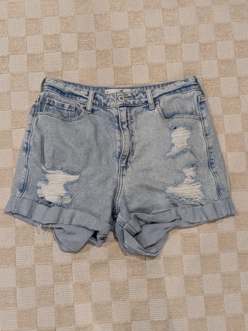 Hollister Light Wash Distressed Curvy Ultra High Rise Mom Shorts Size 9